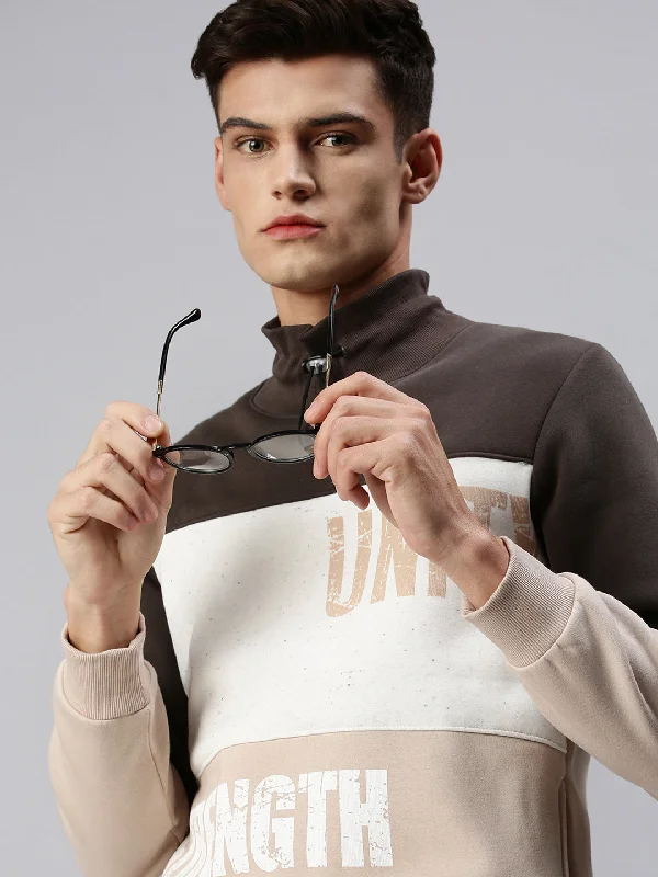 Weekend Savings Bonanza Men Colourblocked Multi Sweatshirt