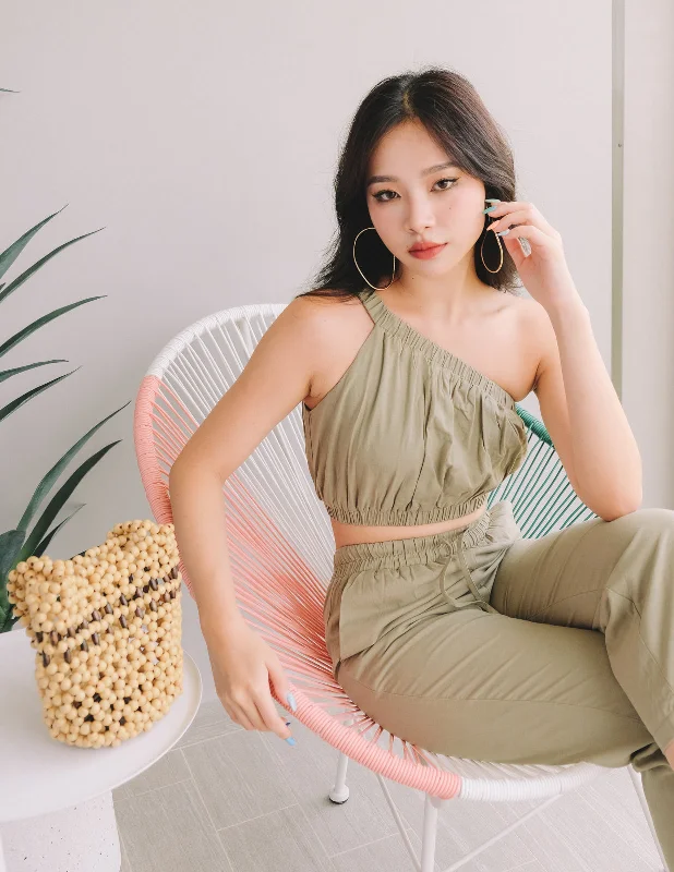 Weekend Deals That Dazzle Jenna Linen Top in Olive