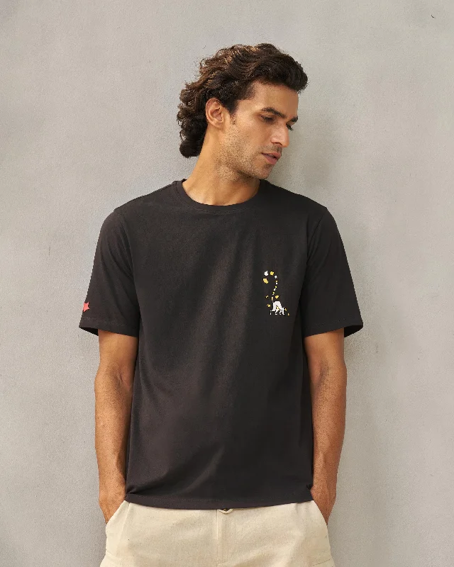 Weekend Deals You Can't Resist Lurking Lemur T-shirt - Black