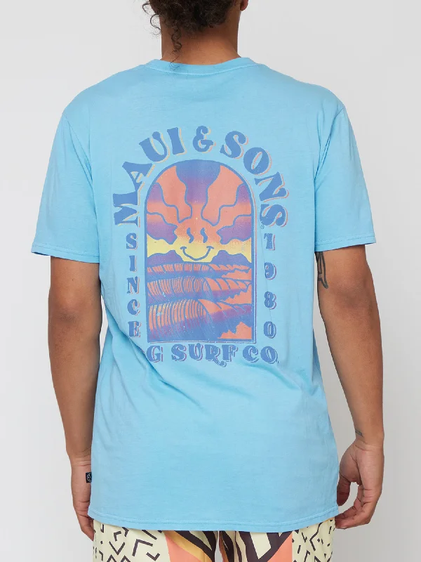 Instant Deal OG Surf T-Shirt in Sky Blue
